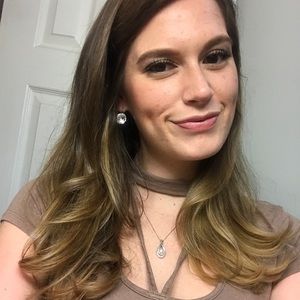 Meet your Posher, Leilani